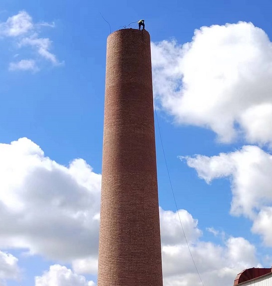 拆除煙囪公司:綠色拆除,助力城市環(huán)境轉(zhuǎn)型升級